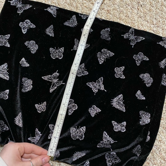 Velvet black mini skirt with sparkly butterfly details (NEW) - Picture 5 of 5
